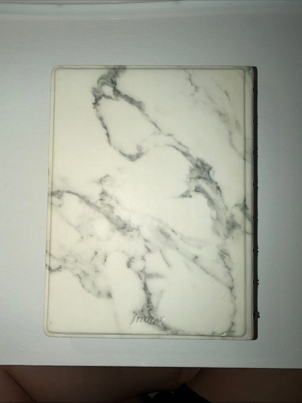 Filofax Refillable Marble-Print a5 size in White and Gray
